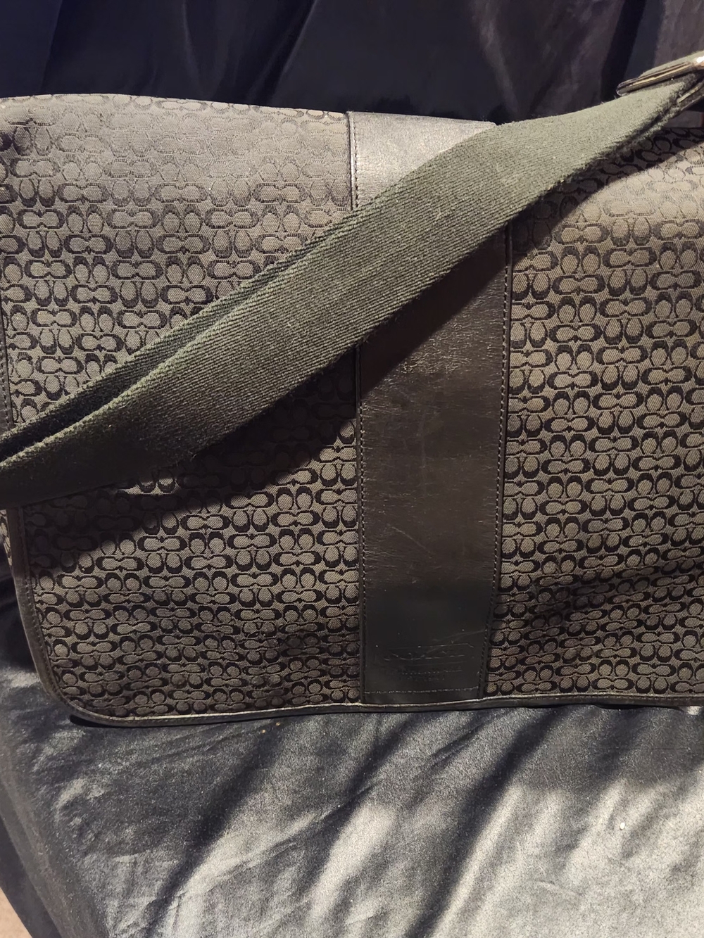 Coach Signature Canvas Messenger Bag in Black